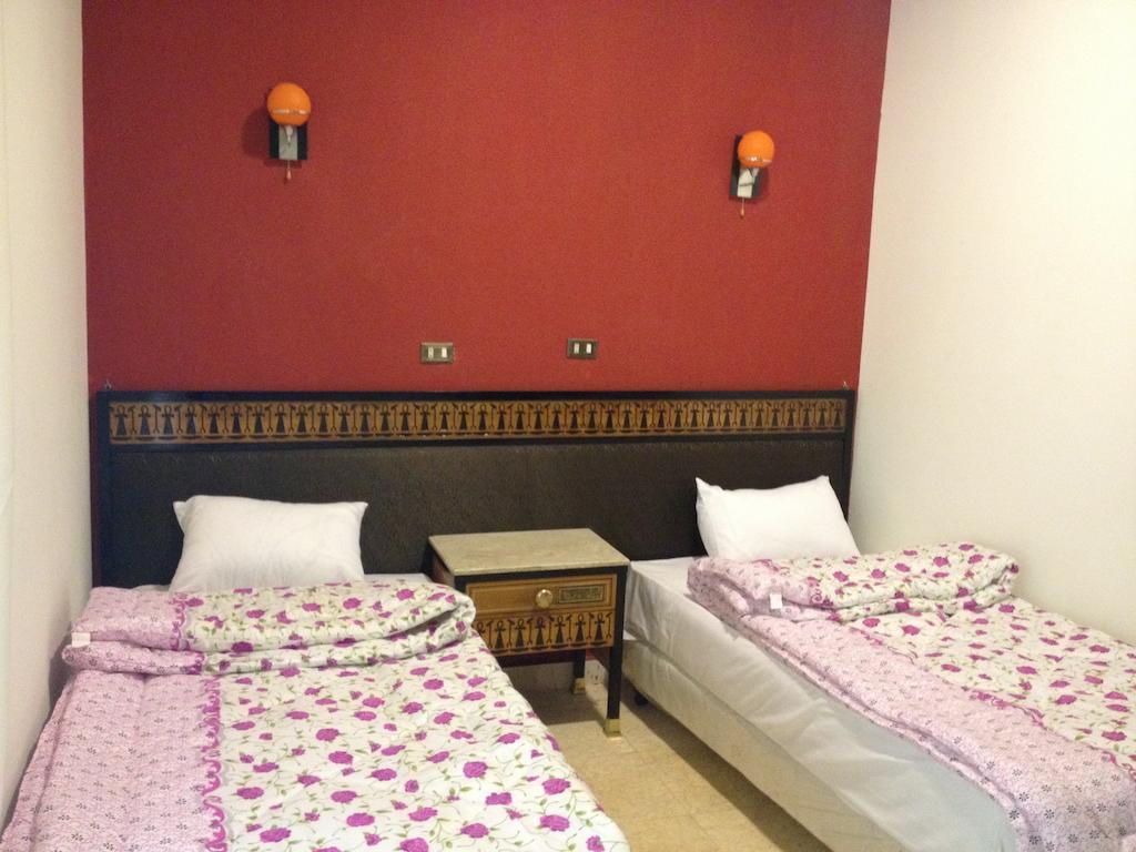 One Season Hostel Kairo Bagian luar foto
