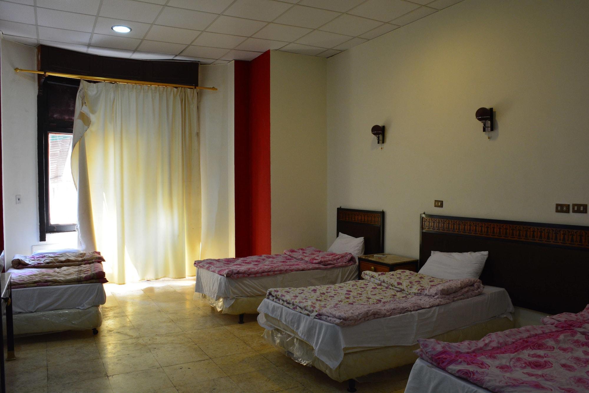 One Season Hostel Kairo Bagian luar foto