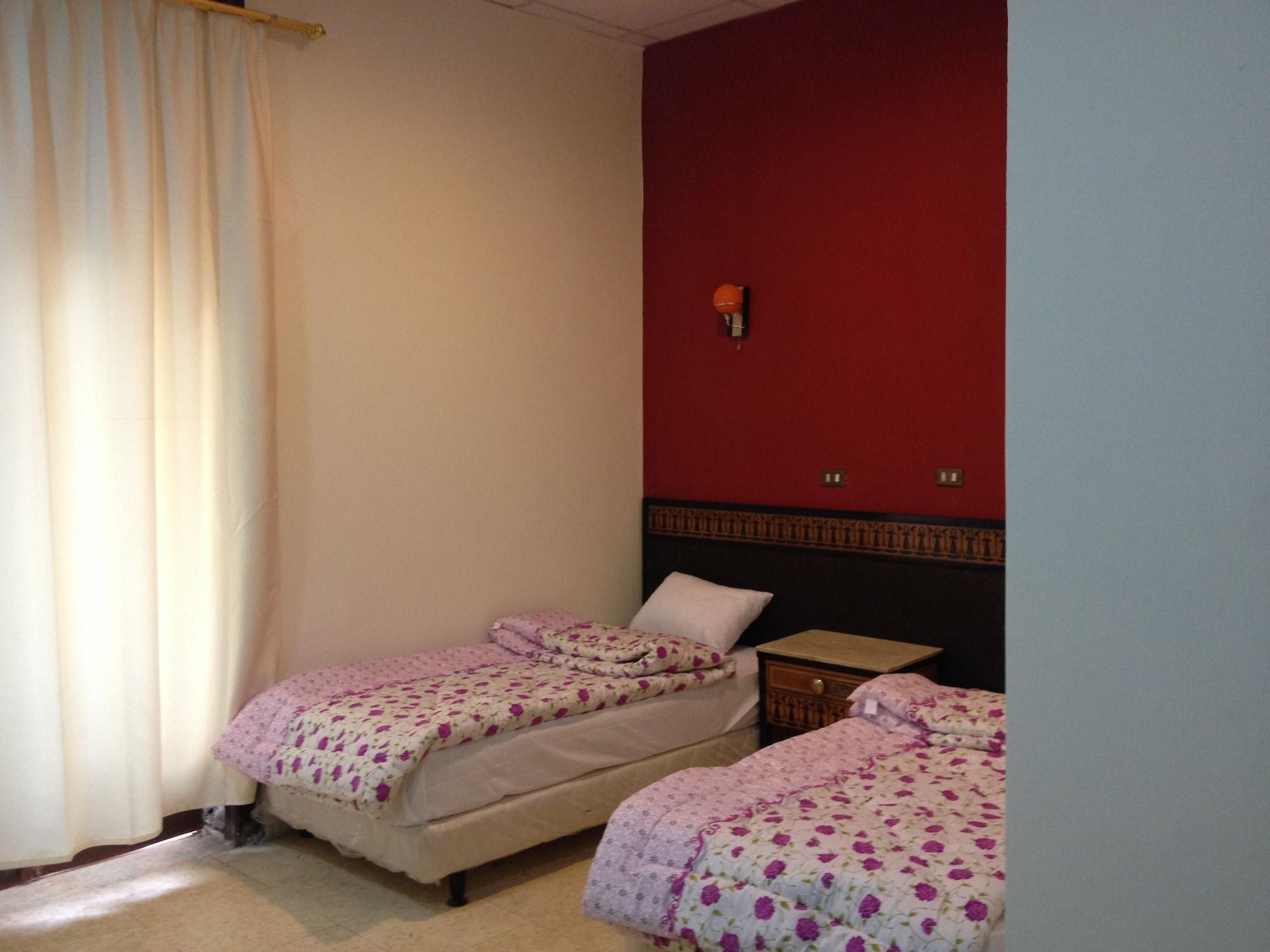 One Season Hostel Kairo Bagian luar foto